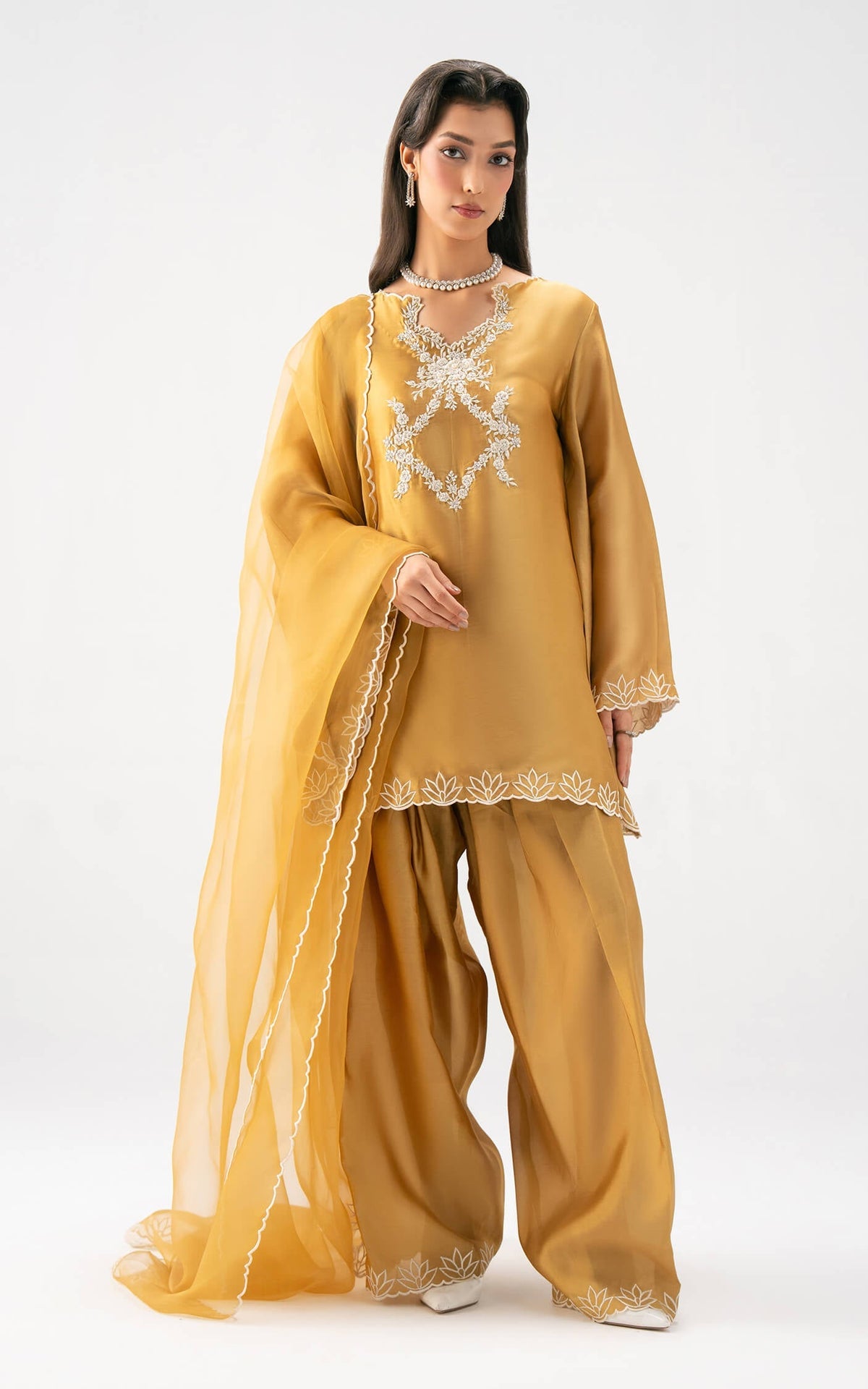 Asifa and Nabeel | Celevara Luxe | Golden Reverie-1