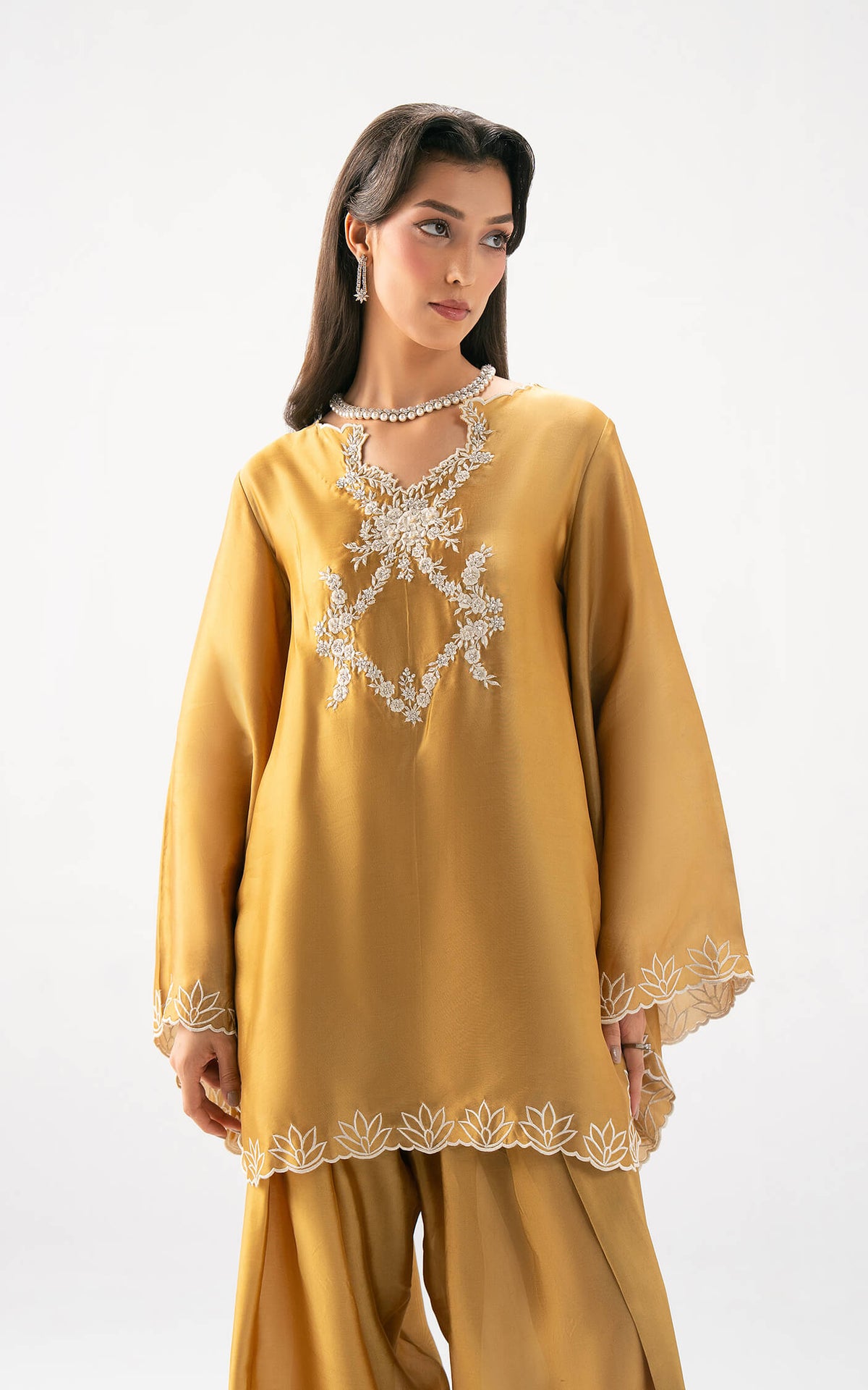 Asifa and Nabeel | Celevara Luxe | Golden Reverie-4