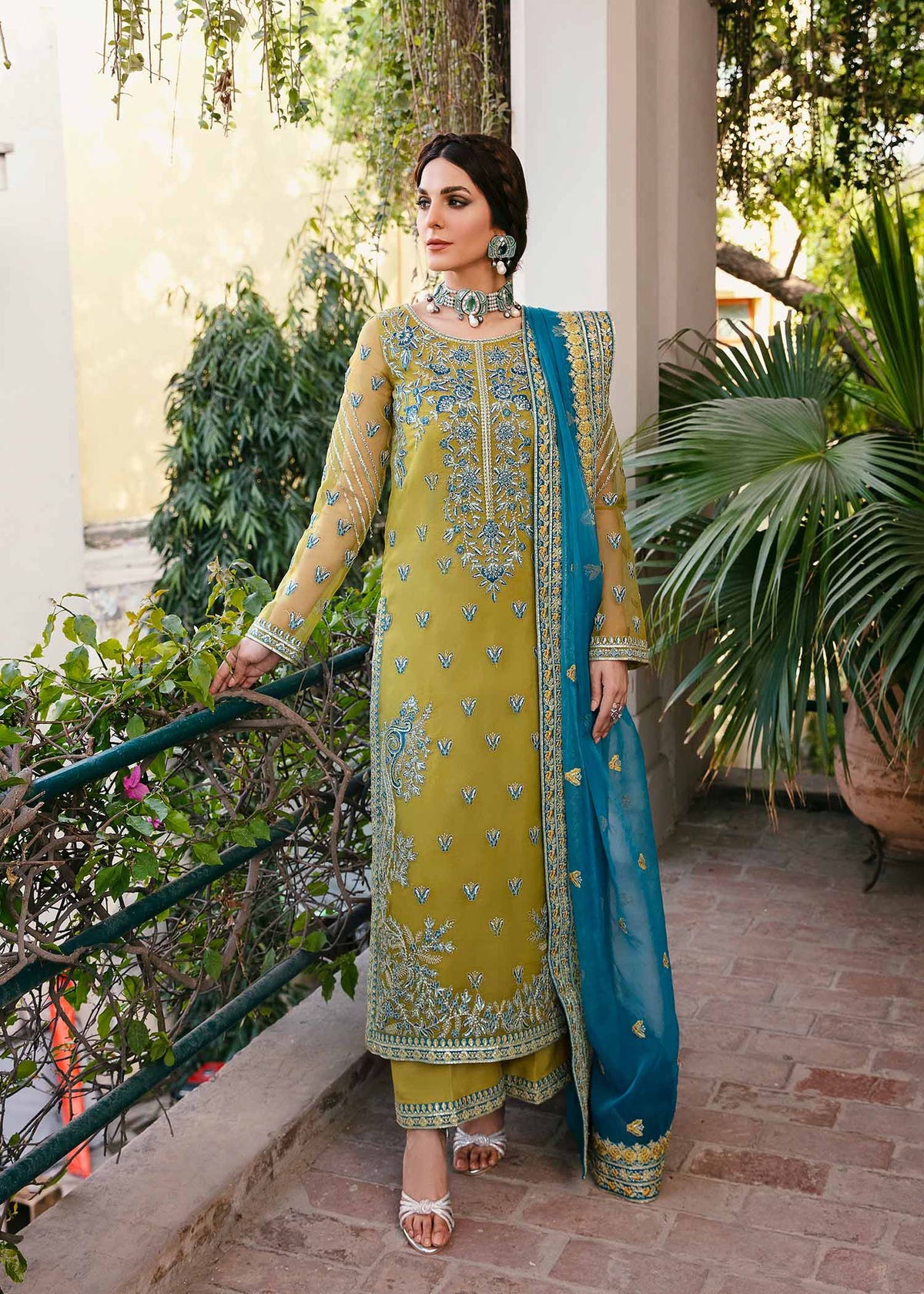 Akbar Aslam Davina organza formal suit