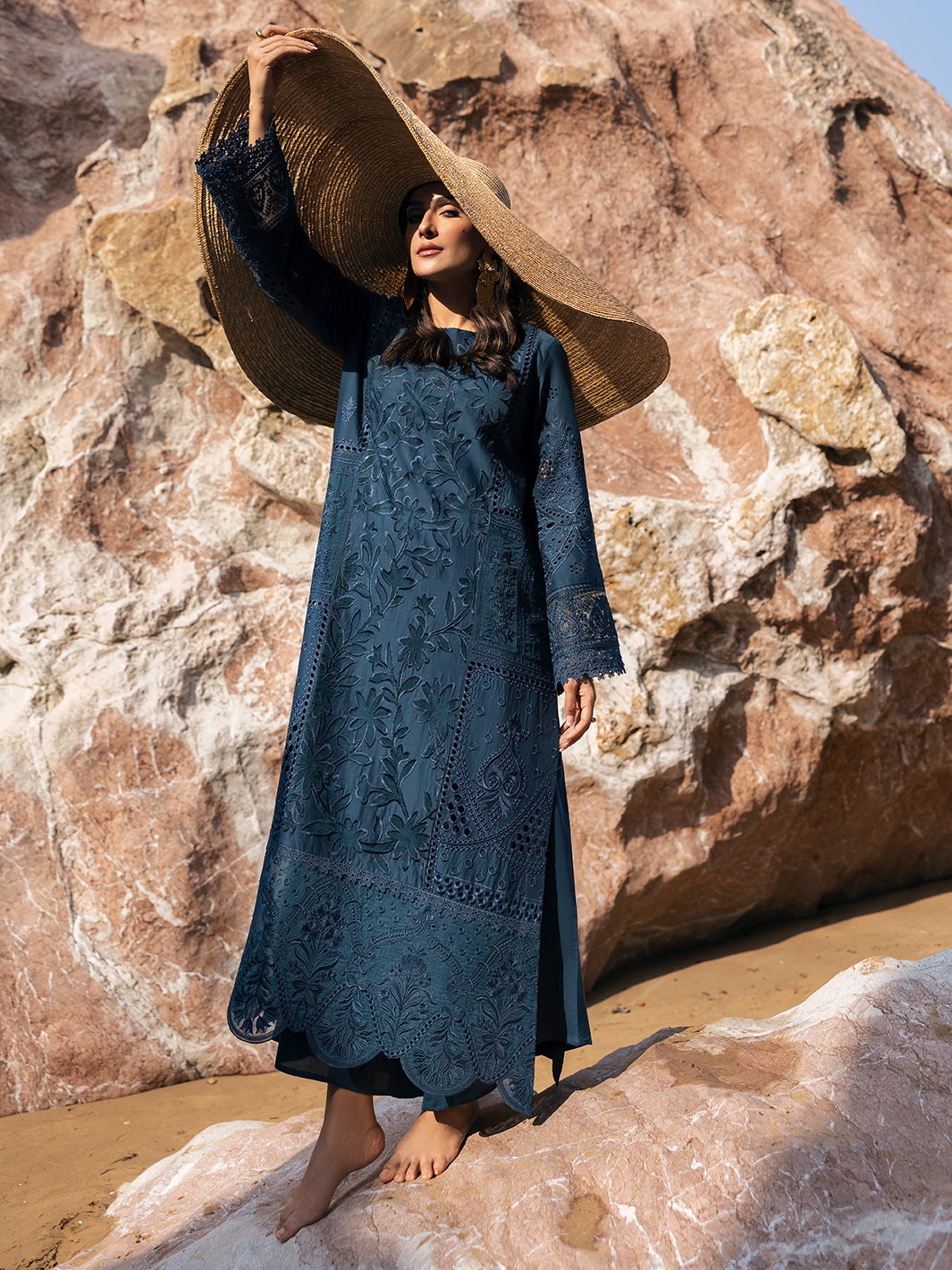 Mahnur | Sirena Luxury Lawn 25 | Iris -  Mahnur Ladies Clothes - Original Designer Dress - House of Maryam