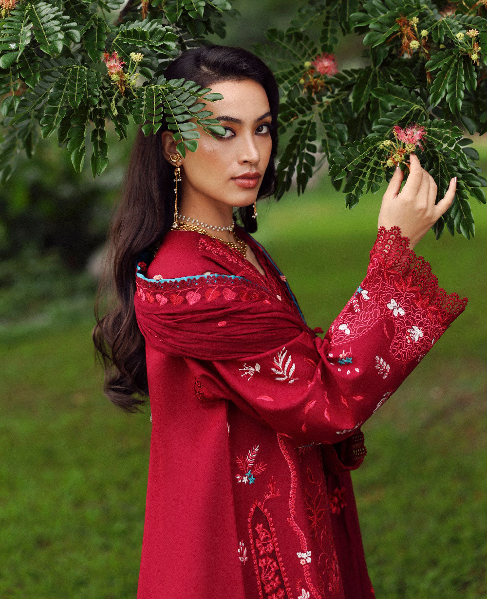 Republic Womenswear | Lilas Lawn 26 | Isara, image 2