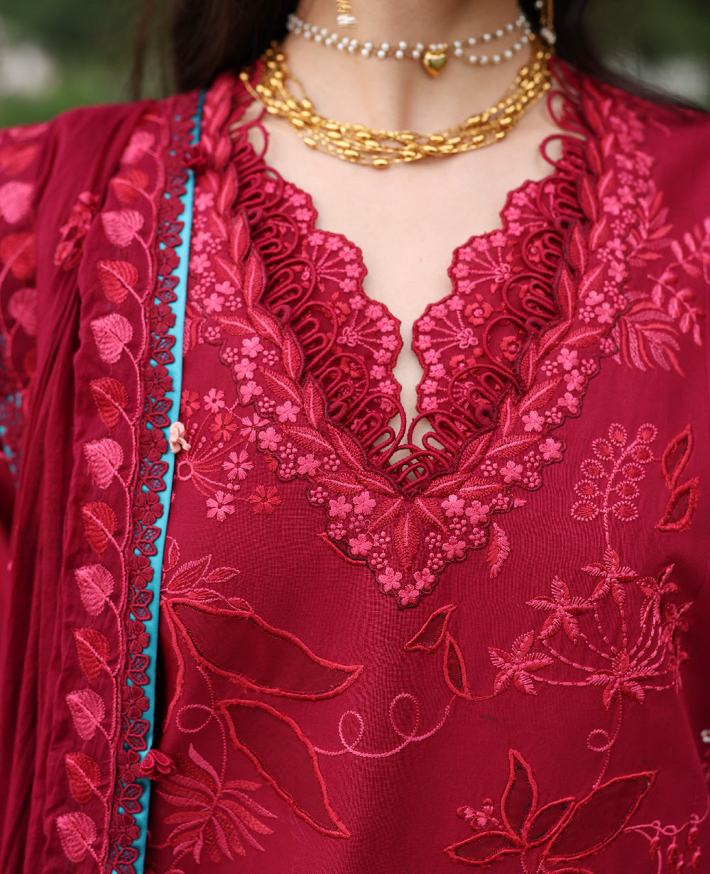 Republic Womenswear | Lilas Lawn 26 | Isara, image 4
