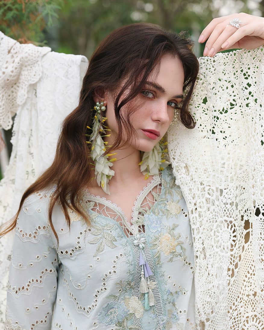 Mushq | The Secret Garden Lawn | Ivory Botanica, image 4