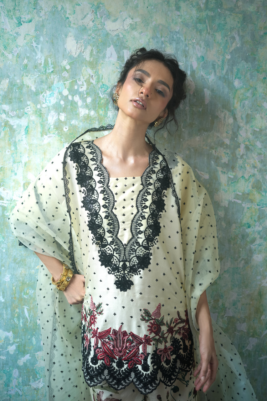 Zainab Chottani | Summer Edition 26 | Ivory Charm, image 2