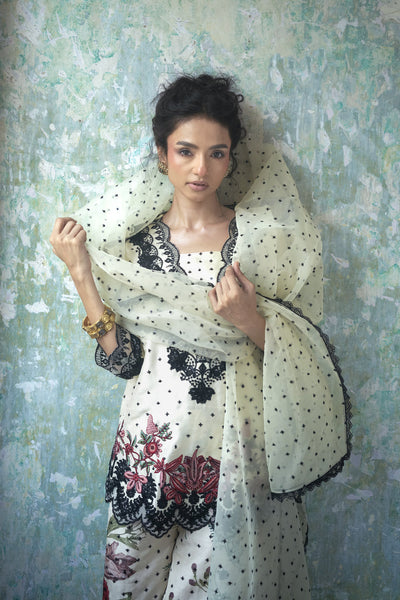 Zainab Chottani | Summer Edition 26 | Ivory Charm