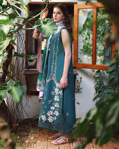 Mushq | The Secret Garden Lawn | Ivy Spell