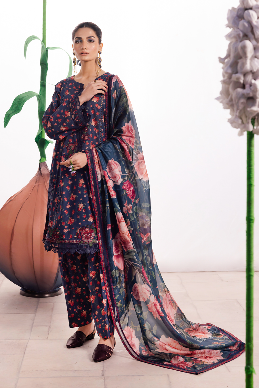 Iznik | Dahlia Embroidered Lawn | DL-07