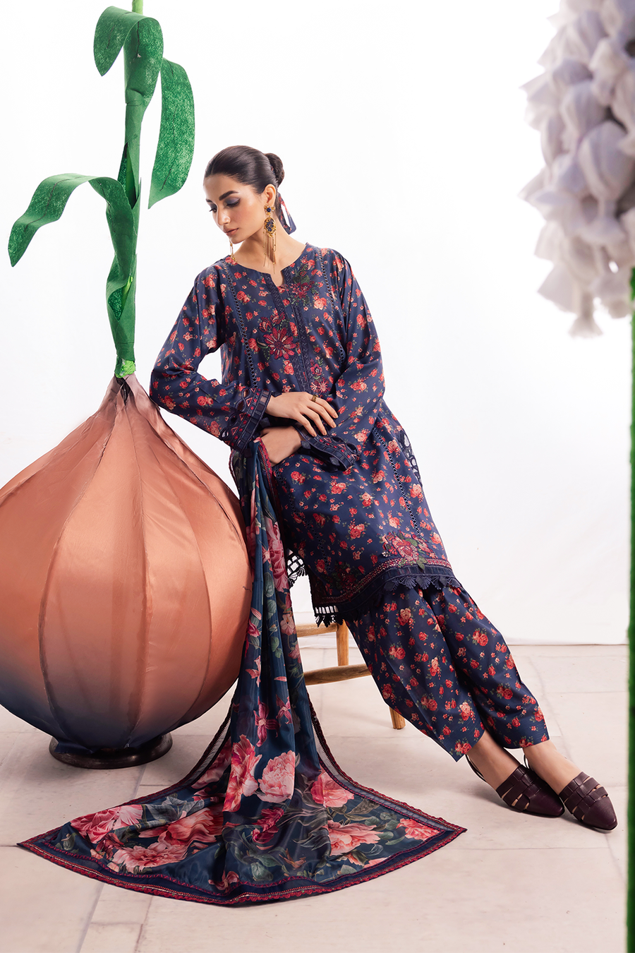 Iznik | Dahlia Embroidered Lawn | DL-07