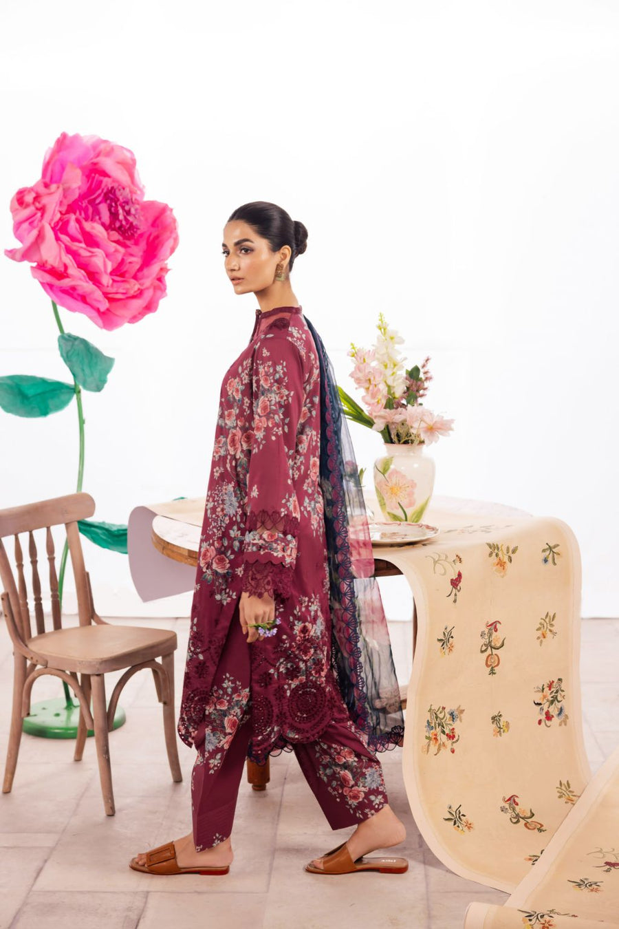 Iznik | Dahlia Embroidered Lawn | DL-11 by Designer Iznik - House of Maryam - Pakistani Designer Ethnic Wear in {{ shop.shopifyCountryName }}