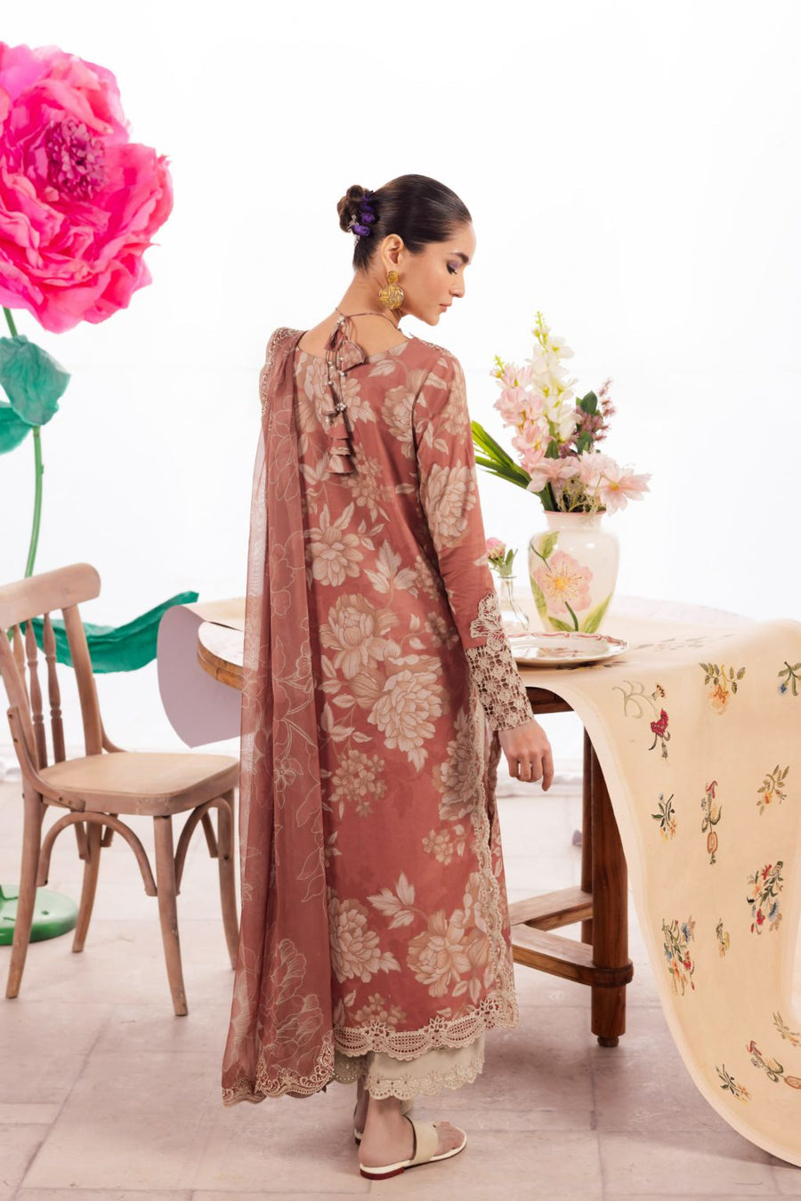 Iznik | Dahlia Embroidered Lawn | DL-12