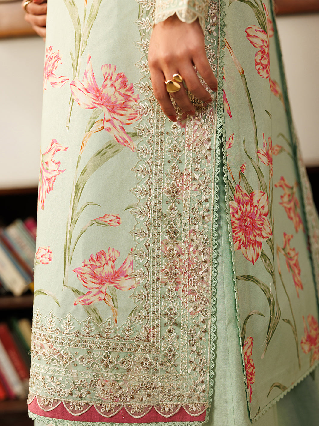 Mahnur | Leila Lawn 26 | L-01-4