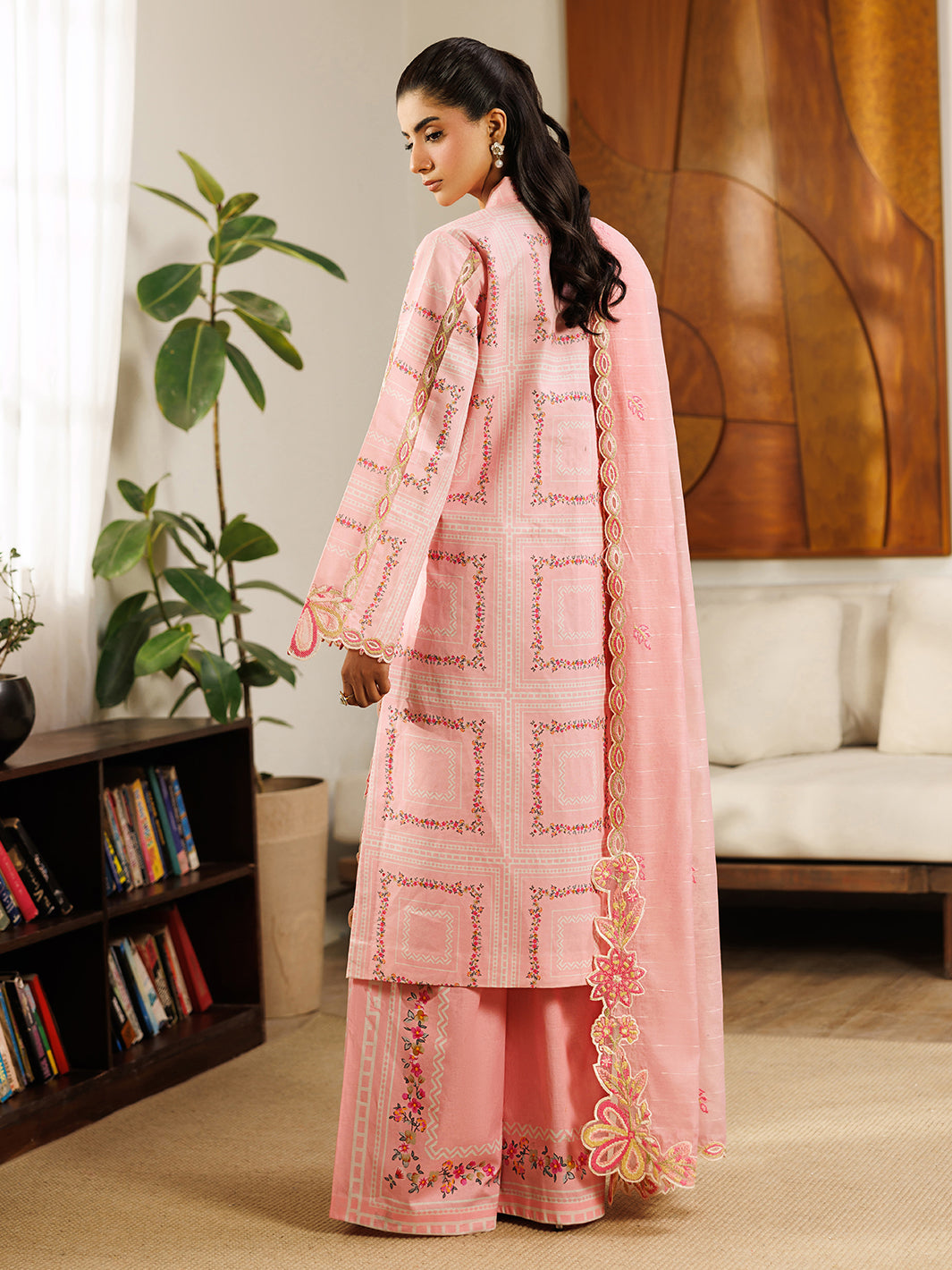 Mahnur | Leila Lawn 26 | L-06-2
