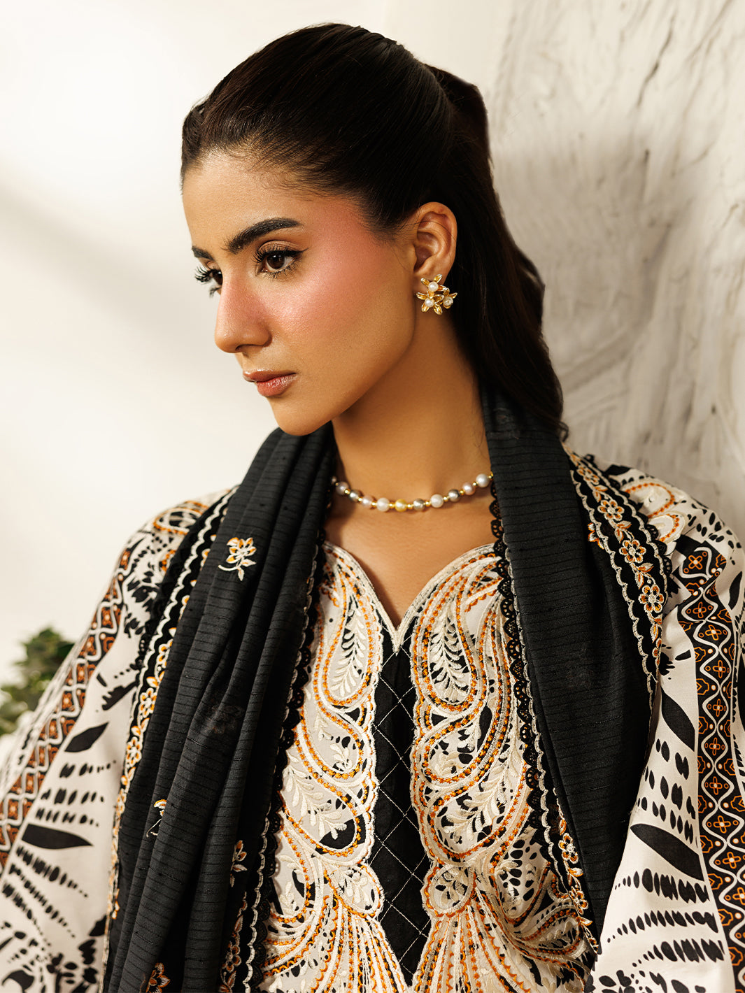 Mahnur | Leila Lawn 26 | L-08-4