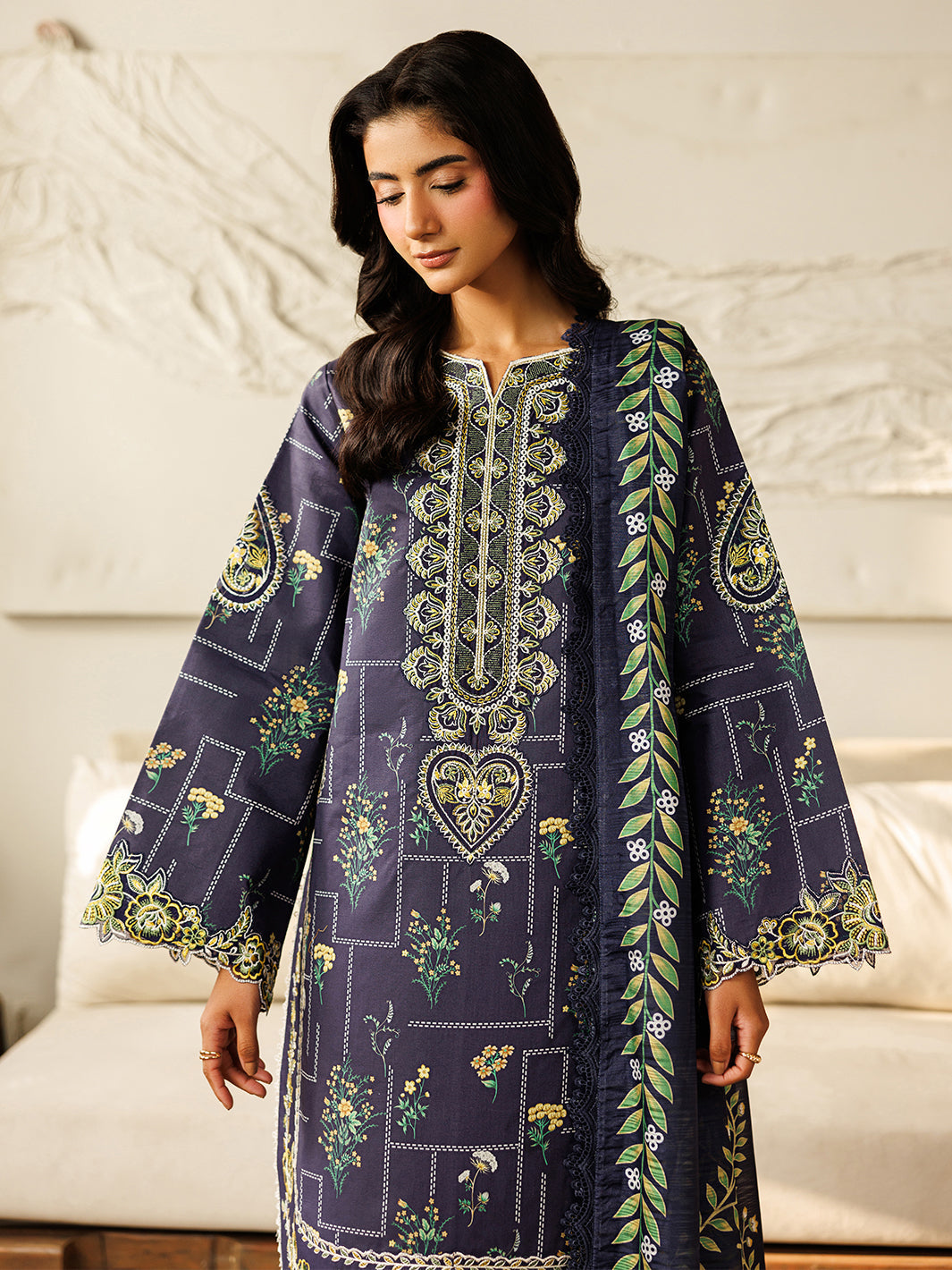 Mahnur | Leila Lawn 26 | L-09-3
