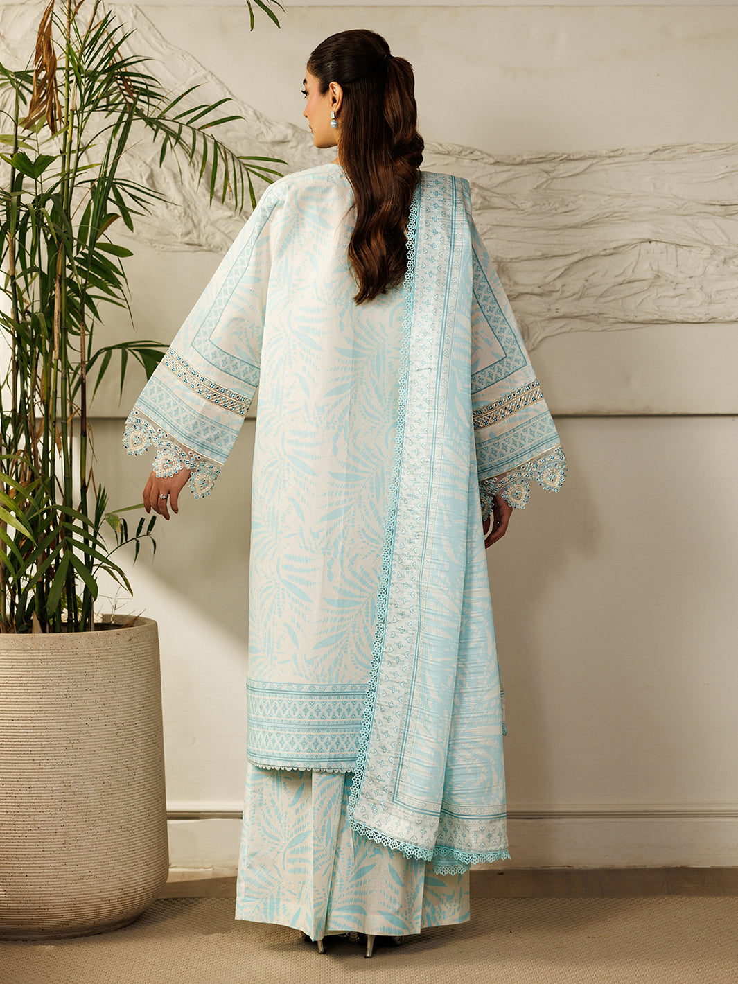 Mahnur | Leila Lawn 26 | L-10-2