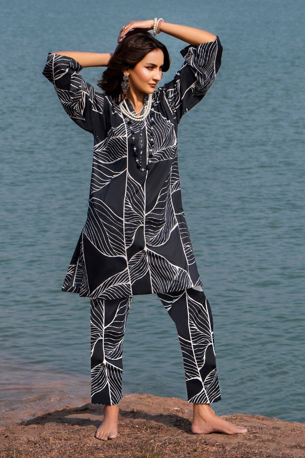 Ittehad | Embroidered Lawn | I-33 -  Ittehad Luxury - Original Designer Dress - House of Maryam