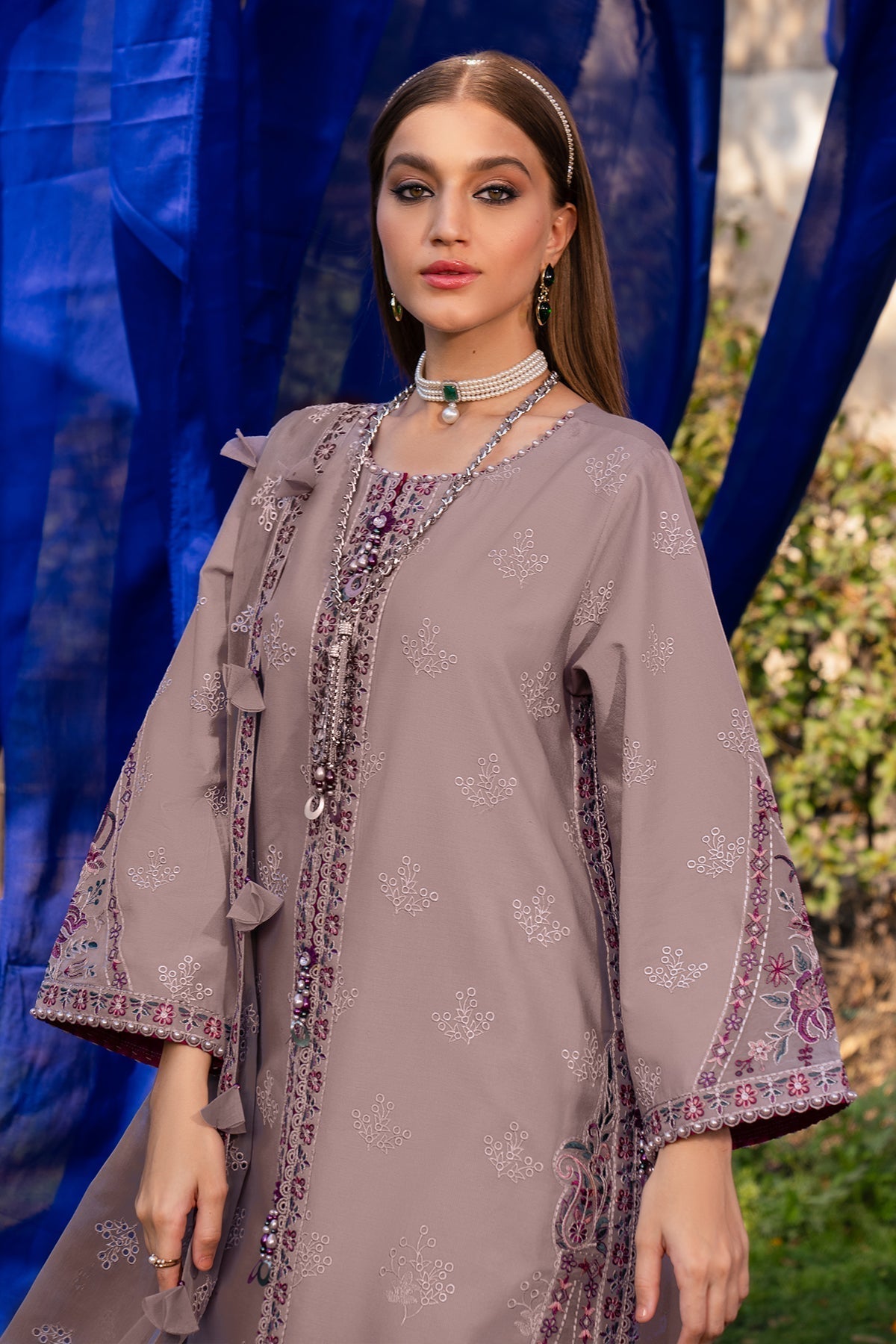 Alizeh | Rawayat Luxury Lawn 24 | Meraat by Designer Alizeh - House of Maryam - Pakistani Designer Ethnic Wear in {{ shop.shopifyCountryName }}