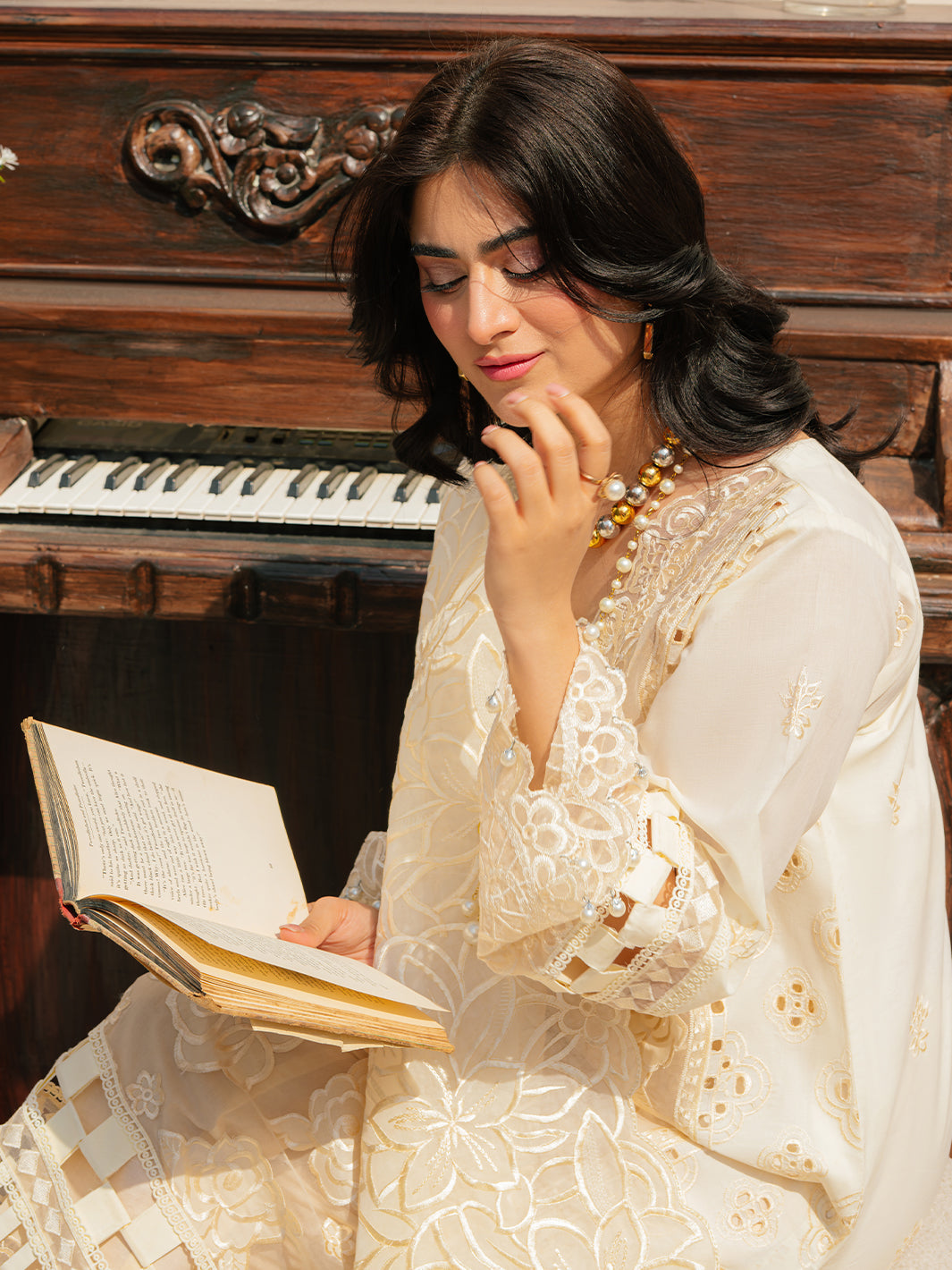 Mahnur | Allenura Luxury Lawn 24 | LUMINARY -  Mahnur Luxury - Original Designer Dress - House of Maryam