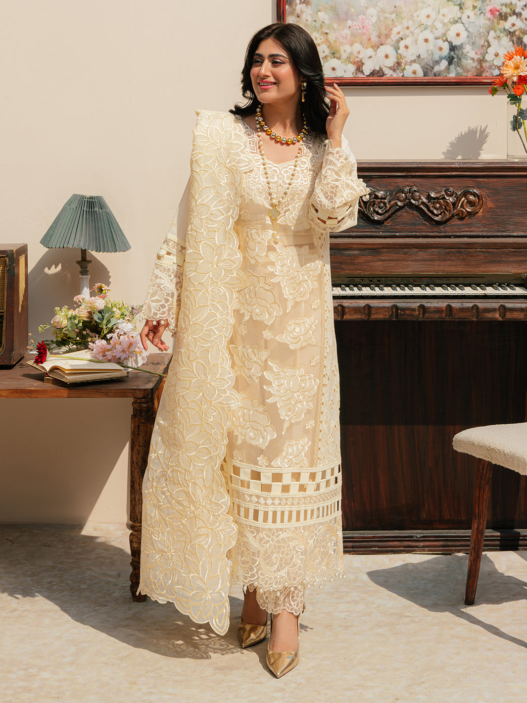 Mahnur | Allenura Luxury Lawn 24 | LUMINARY -  Mahnur Luxury - Original Designer Dress - House of Maryam