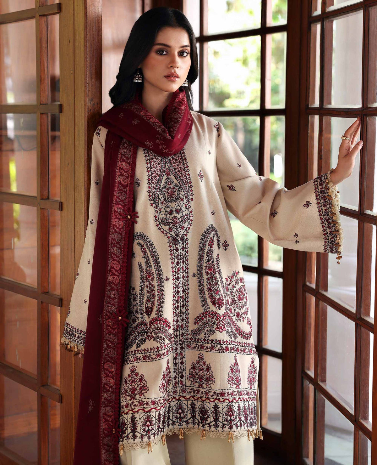 Republic Womenswear | Amaris Luxury Shawl 25 | Liora-7