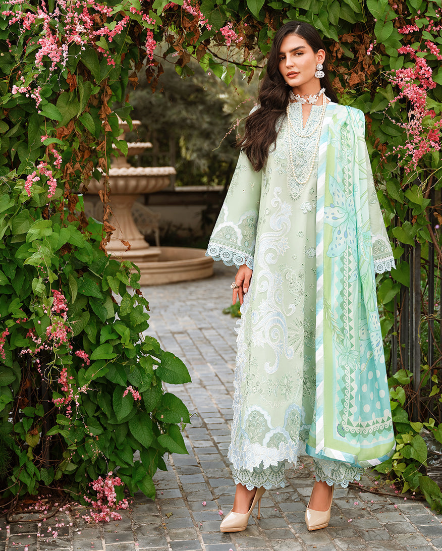 Mushq | Amoi Luxury Lawn | Love Escape