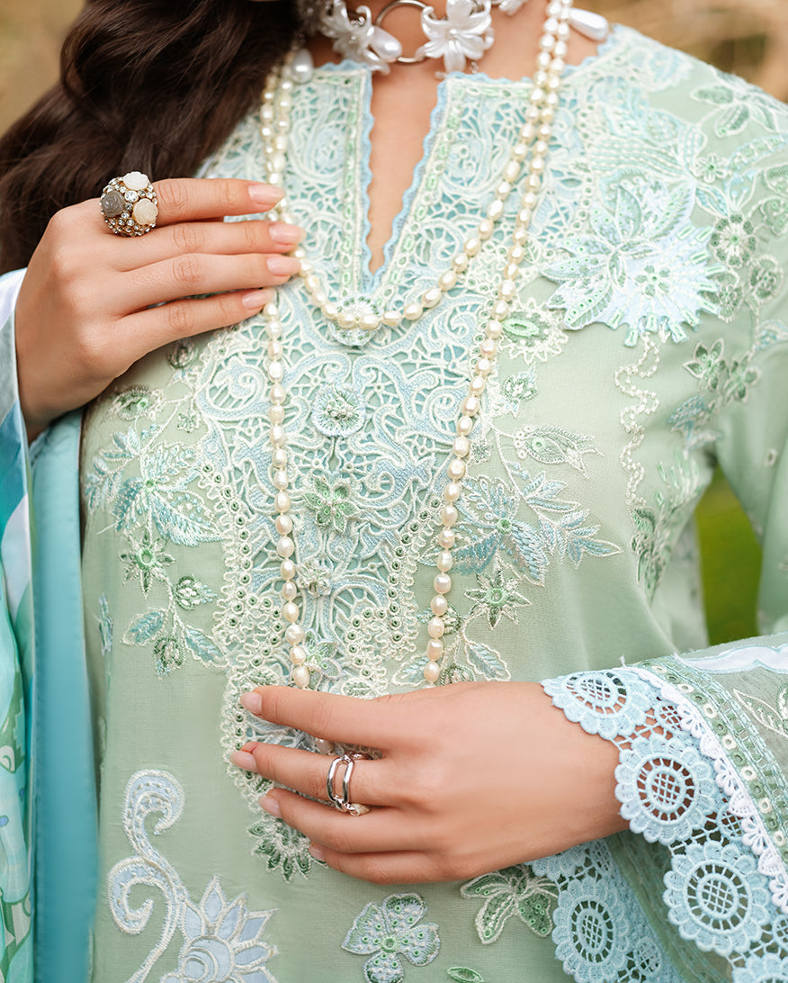 Mushq | Amoi Luxury Lawn | Love Escape, image 3