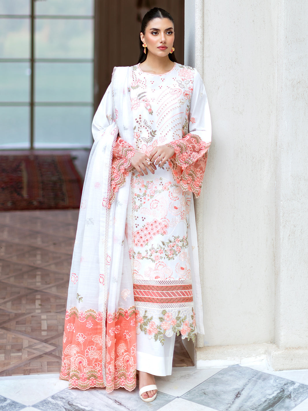 Mahnur | Sophie Luxury Lawn 25 | Lyra -  Mahnur Ladies Clothes - Original Designer Dress - House of Maryam