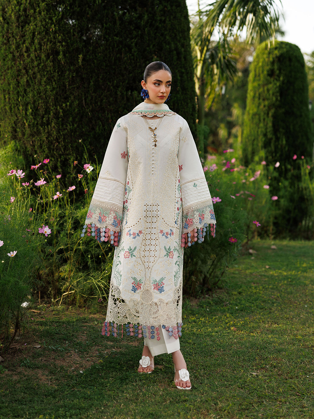 Mahnur | Morbagh Luxury Lawn 26 | M-03, image 4