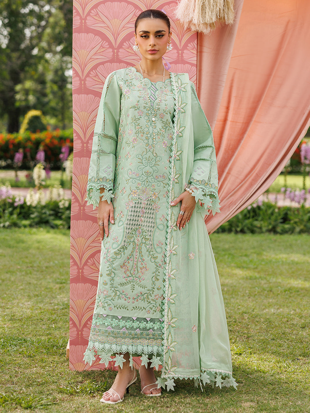 Mahnur | Morbagh Luxury Lawn 26 | M-06-1