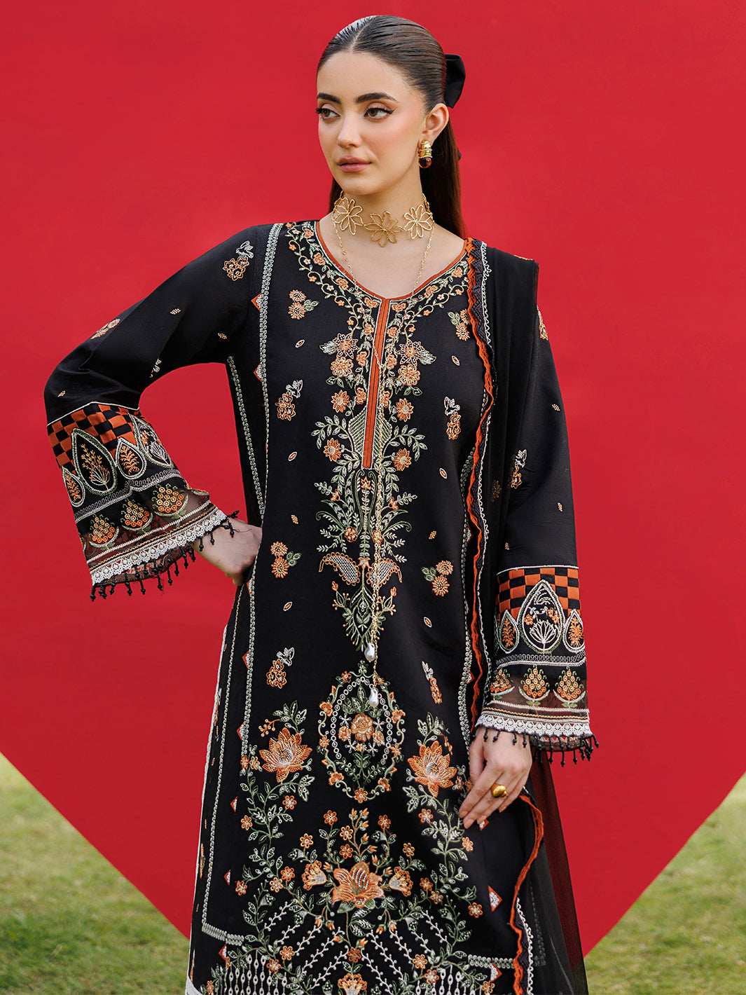 Mahnur | Morbagh Luxury Lawn 26 | M-11, image 5