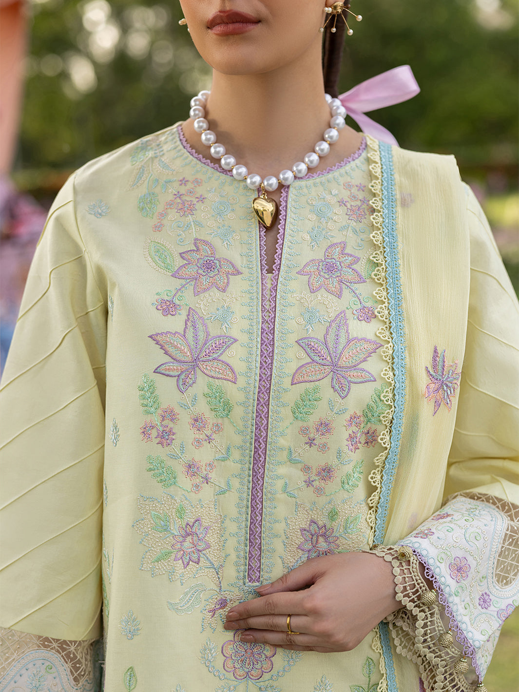 Mahnur | Morbagh Luxury Lawn 26 | M-12-5