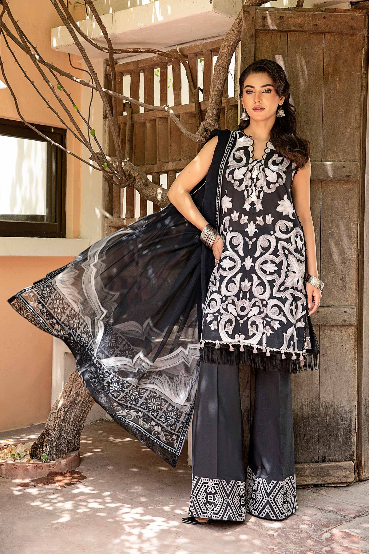 Maria B | Eid Basic Lawn | MB-CUS25-904B -  Maria B Ladies Clothes - Original Designer Dress - House of Maryam