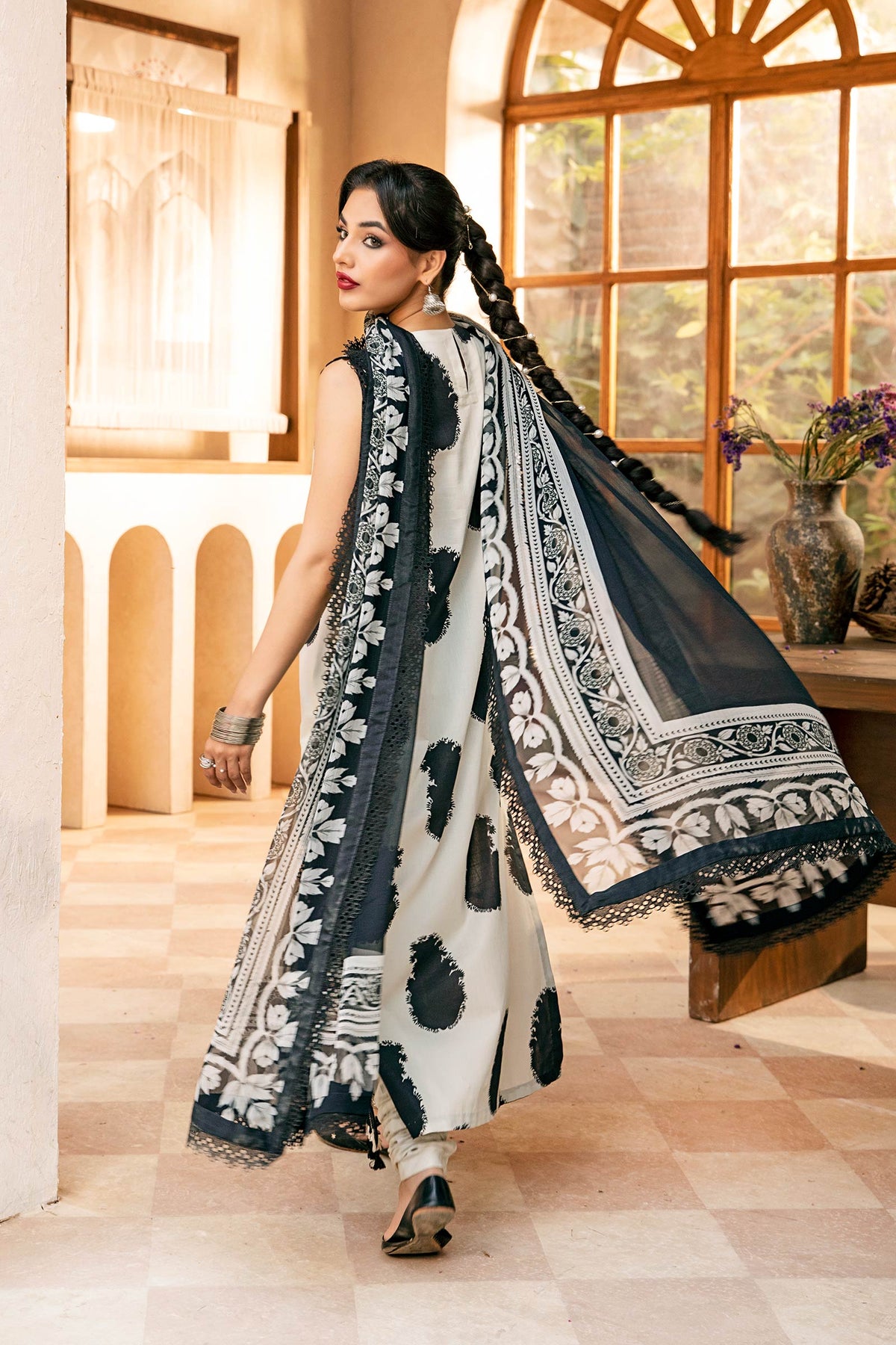 Maria B | Eid Basic Lawn | MB-CUS25-911B -  Maria B Ladies Clothes - Original Designer Dress - House of Maryam
