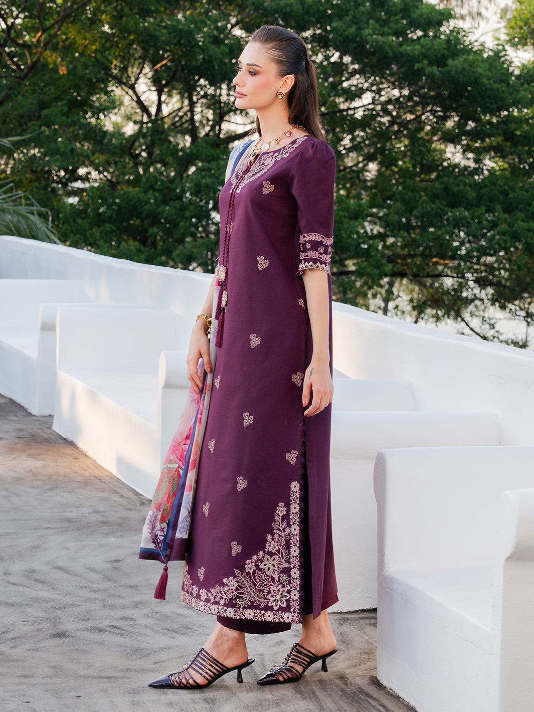 Izel | Dareen Luxury Lawn 26 | Meerab-2
