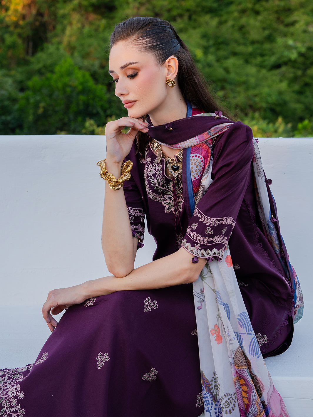 Izel | Dareen Luxury Lawn 26 | Meerab, image 4