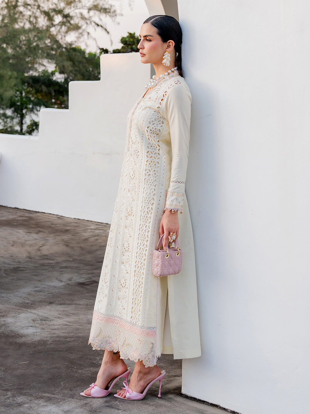 Izel | Dareen Luxury Lawn 26 | Mehmal, image 2