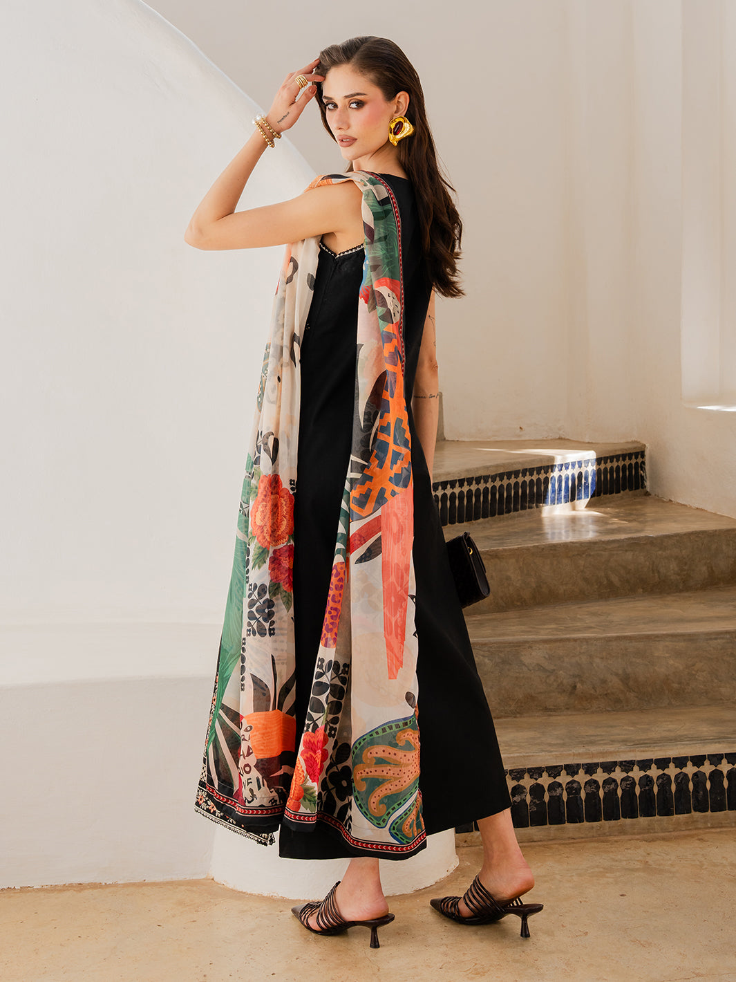 Izel | Dareen Luxury Lawn 26 | Mehvar-2