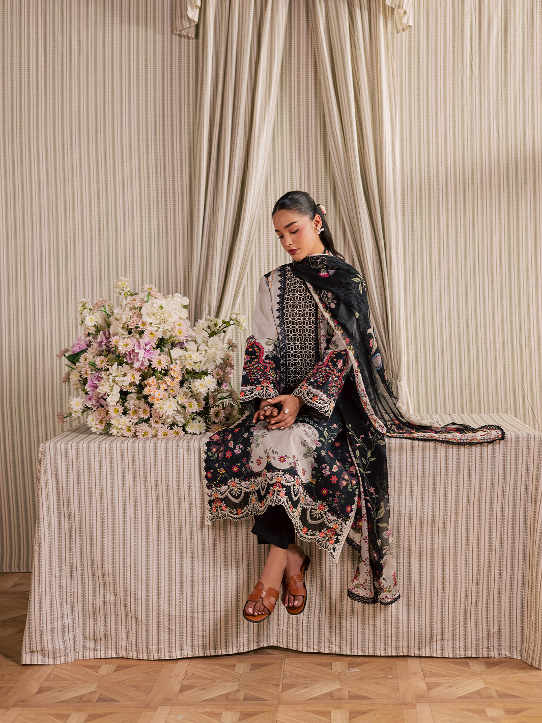 Mahnur | Jahaan Lawn 26 | MJ-01, image 6