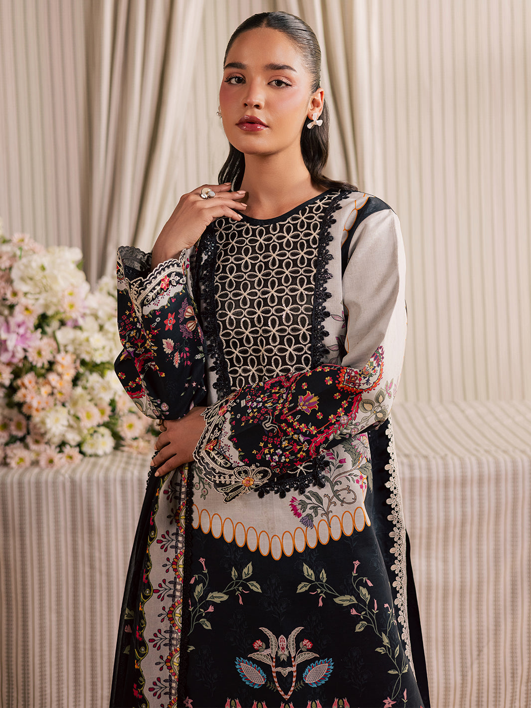 Mahnur | Jahaan Lawn 26 | MJ-01, image 4