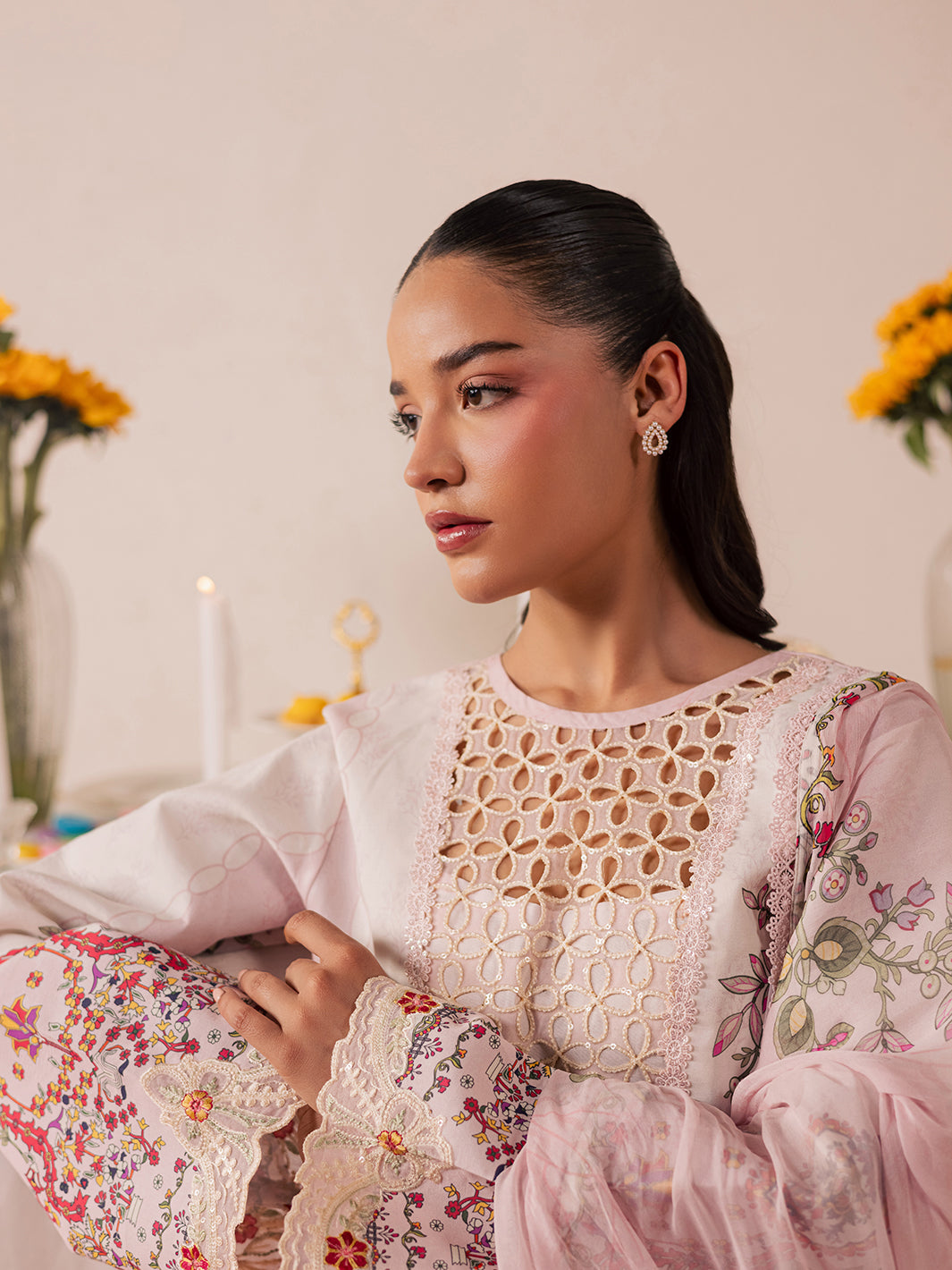 Mahnur | Jahaan Lawn 26 | MJ-02, image 3