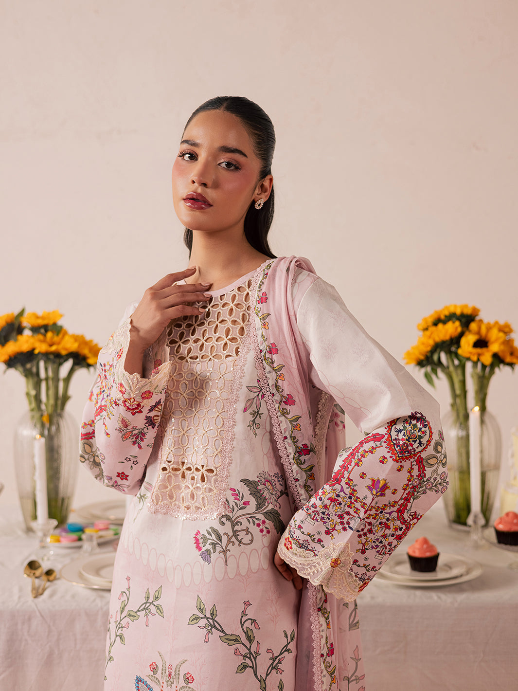 Mahnur | Jahaan Lawn 26 | MJ-02, image 4