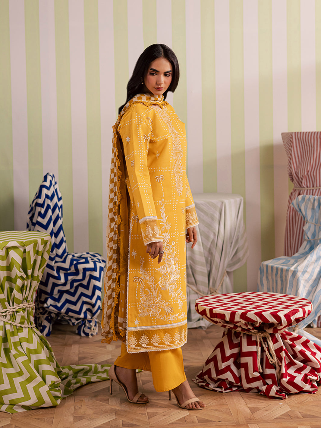 Mahnur | Jahaan Lawn 26 | MJ-03, image 4