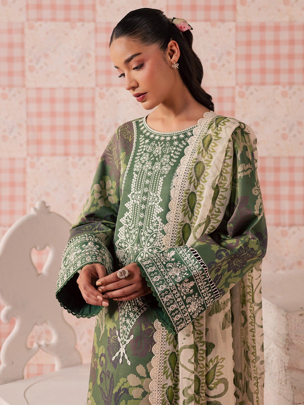Mahnur | Jahaan Lawn 26 | MJ-06, image 3