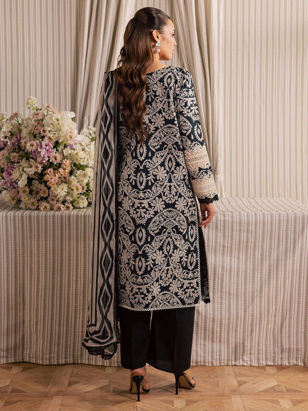 Mahnur | Jahaan Lawn 26 | MJ-09, image 2