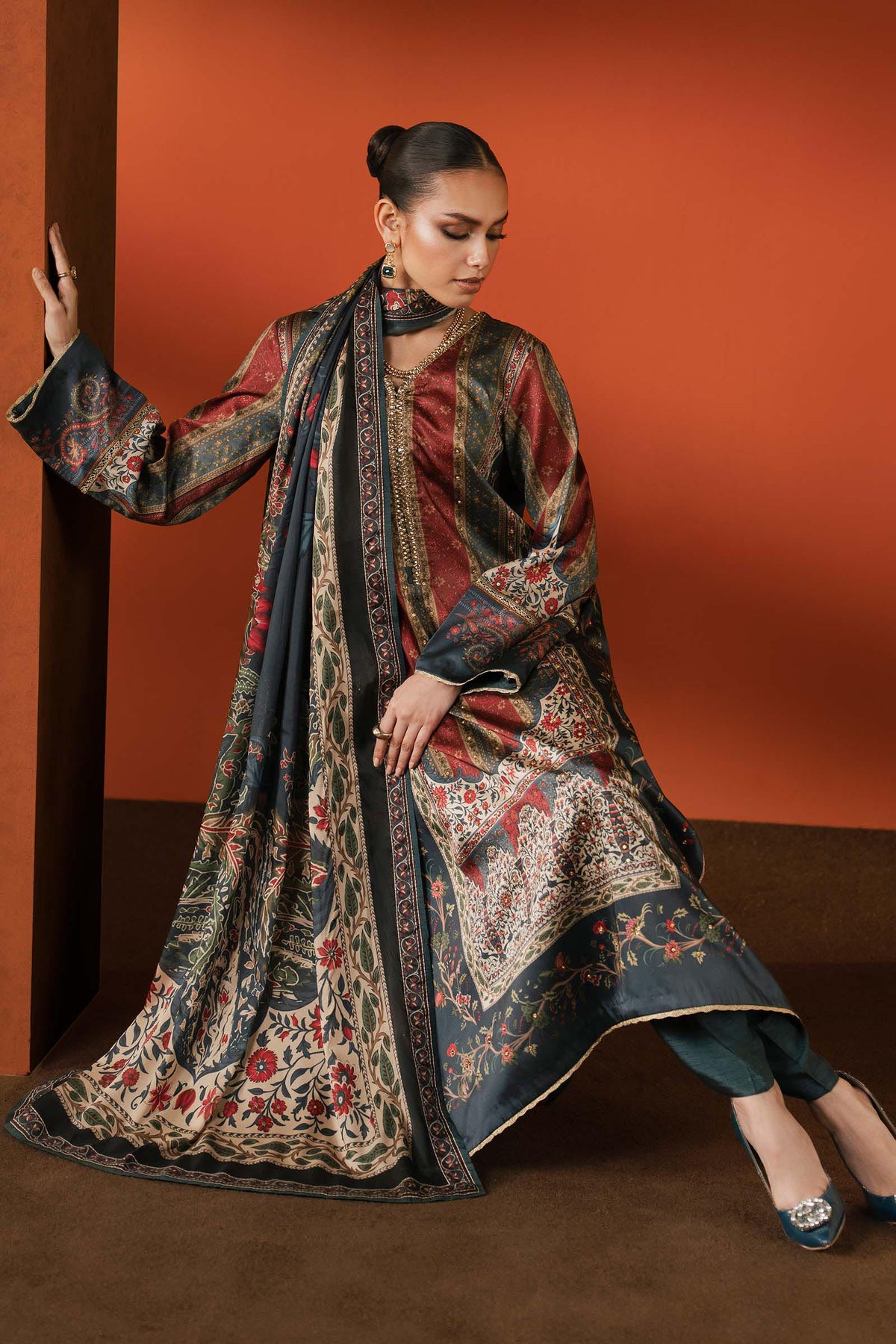 Maria B | Silk Prints | Satin Silk Suit SS-03, image 6