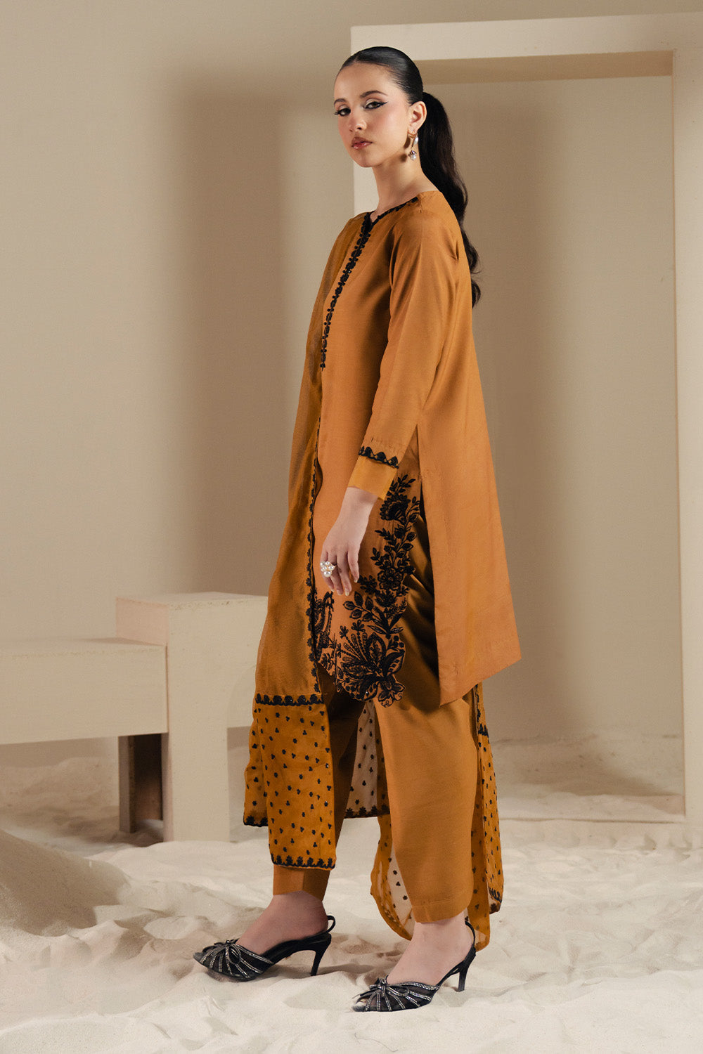 Maryum N Maria | Lyla Pret | MUSE - MS50374