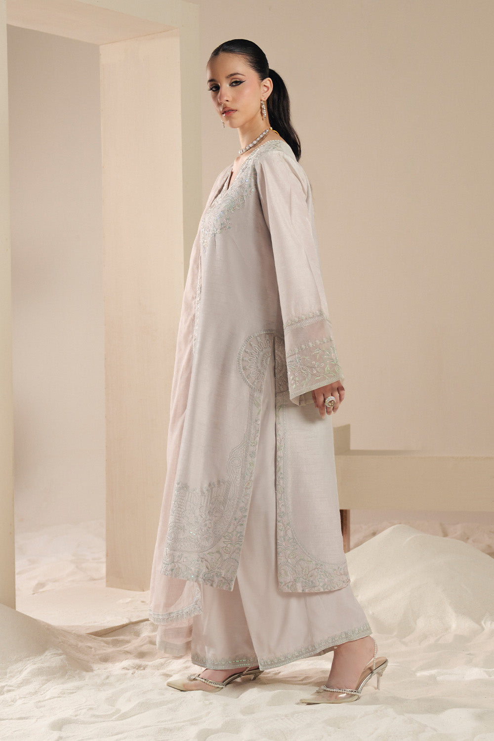 Maryum N Maria | Lyla Pret | VICI - MS50384