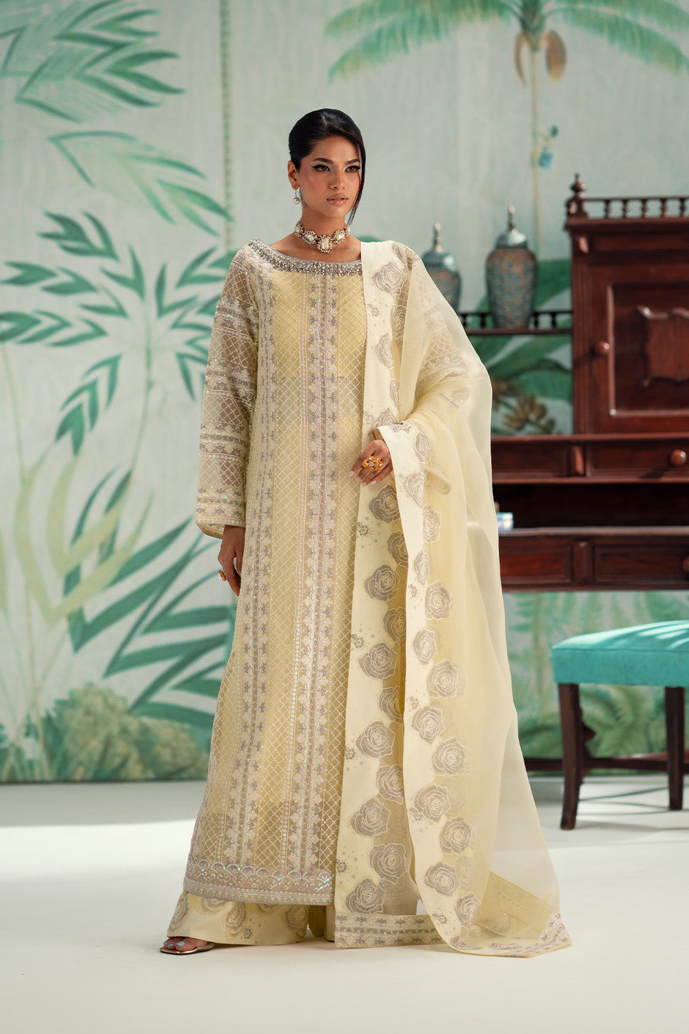 Maryum N Maria | Mushal Formals | YVONNE. - MSU5549
