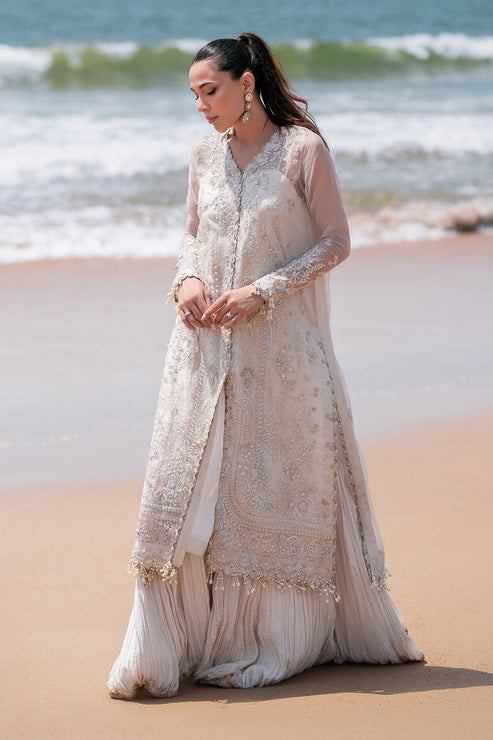 Emaan Adeel | Kamari Reveuse Wedding Formals | NOVA by Designer Emaan Adeel - House of Maryam - Pakistani Designer Ethnic Wear in {{ shop.shopifyCountryName }}