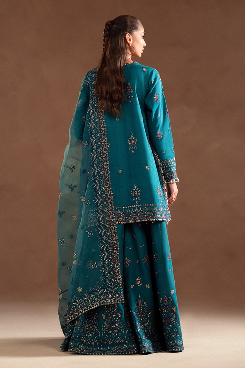 Emaan Adeel | Selene Formals | MIRELLE